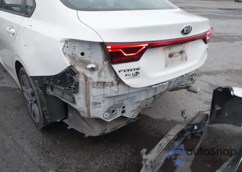 2019 Kia Forte S z USA, uszkodzony, nr VIN 3KPF34AD1KE022402